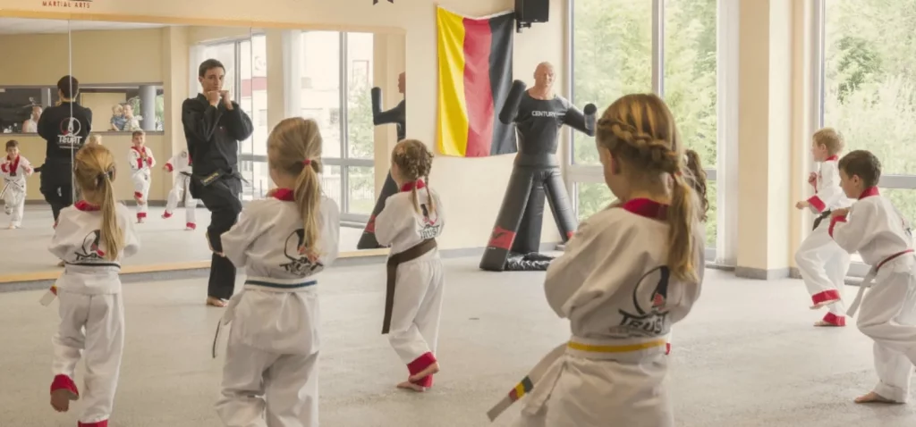Kundengewinnung Kampfsport Kindergruppe Training Kampfschule Unterricht Selbstverteidigung